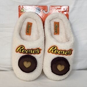 NEW Hershey's Reese's Peanut Butter Cup White Sherpa House Slippers Medium 7/8